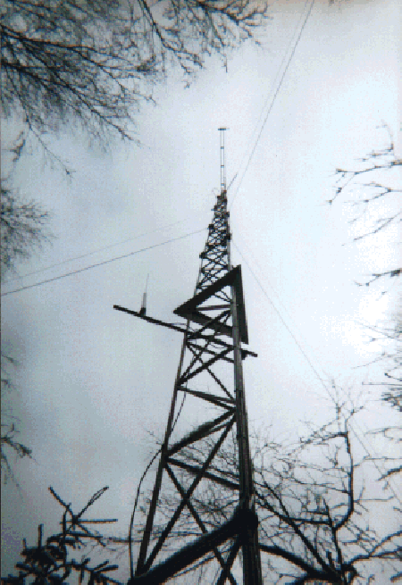 Ancien digi APRS F4AIE-3 qui était situé au lieu dit Le Guizay (Loire) JN25FJ 986 mètres